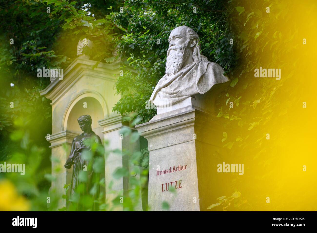 28 July 2021, Saxony-Anhalt, Köthen (Anhalt): The bust of Arthur Lutze of the Hahnemann-Lutze monument. The memorial was created by sculptor Heinrich Pohlmann and was inaugurated on 15.12.1897. Photo: Klaus-Dietmar Gabbert/dpa-Zentralbild/ZB Stock Photo