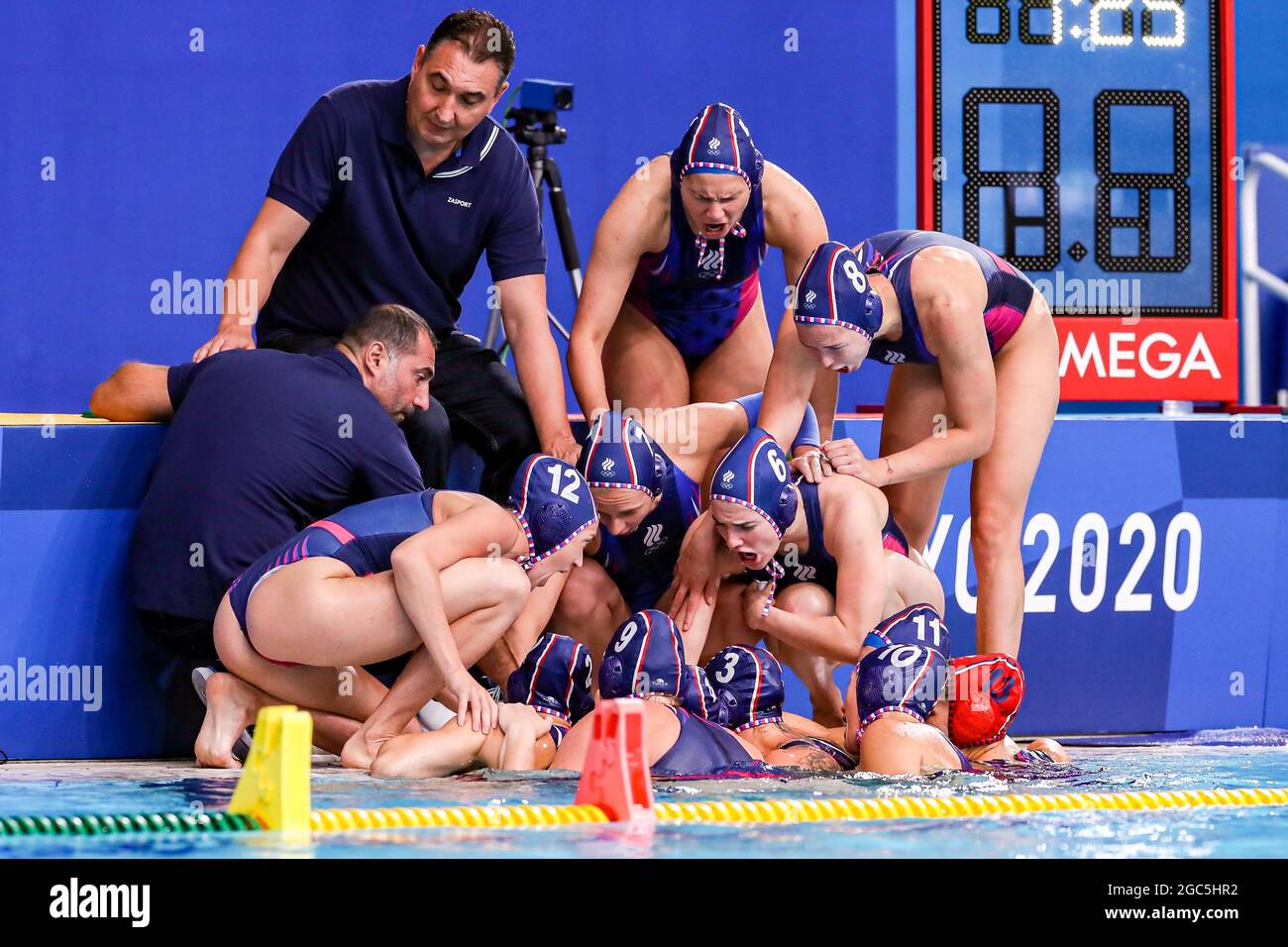 Tokyo, Japan. 07th Aug, 2021. TOKYO, JAPAN - AUGUST 7: head coach Alexandr Gaidukov of ROC, Ekaterina Prokofyeva of ROC, Mariia Bersneva of ROC, Elvina Karimova of ROC, Veronika Vakhitova of ROC, Anastasia Fedotova of ROC, Alena Serzhantova of ROC, Anastasia Simanovich of ROC, Anna Timofeeva of ROC, Evgeniya Soboleva of ROC, Evgeniya Ivanova of ROC, Nadezhda Glyzina of ROC, Anna Karnaukh of ROC during the Tokyo 2020 Olympic Waterpolo Tournament Women's Bronze Medal match between Hungary and ROC at Tatsumi Waterpolo Centre on August 7, 2021 in Tokyo, Japan (Photo by Marcel ter Bals/Orange Pictu Stock Photo