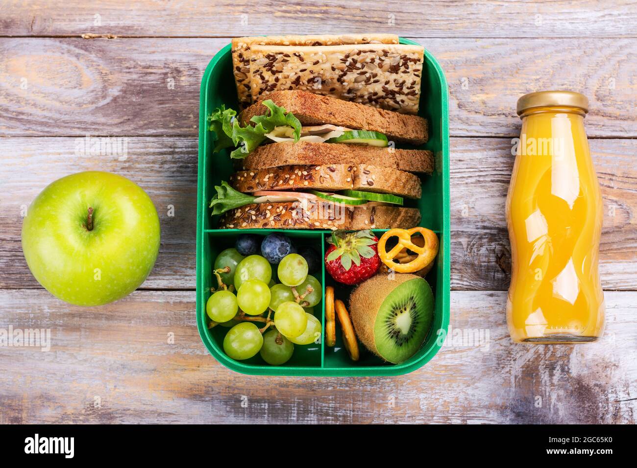 Healthy school lunch box Stock Photo Alamy