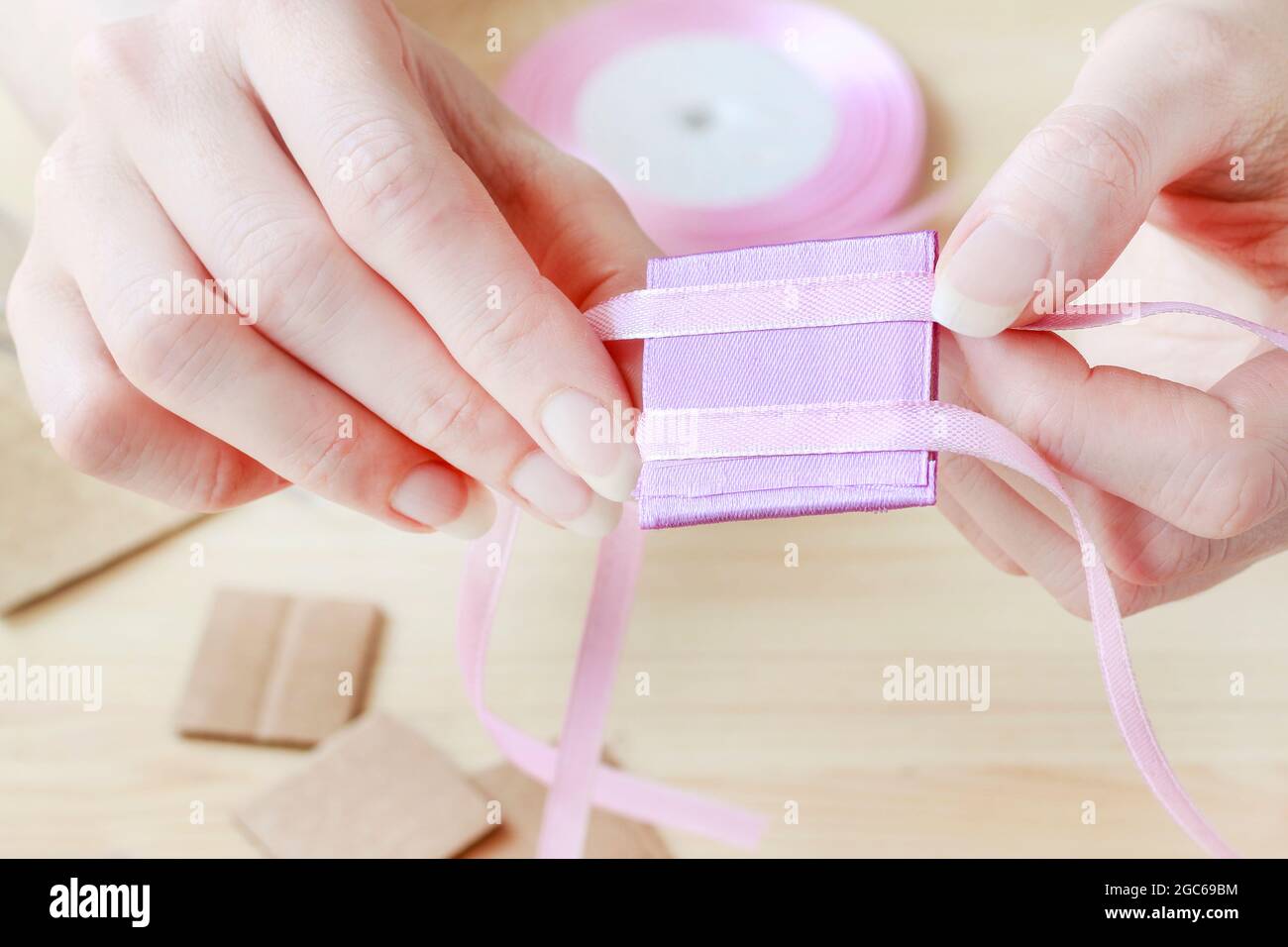 Florist At Work How To Make A Wrist Corsage Step By Step Tutorial florist-at-work-how-to-make-a-wrist-corsage-step-by-step-tutorial