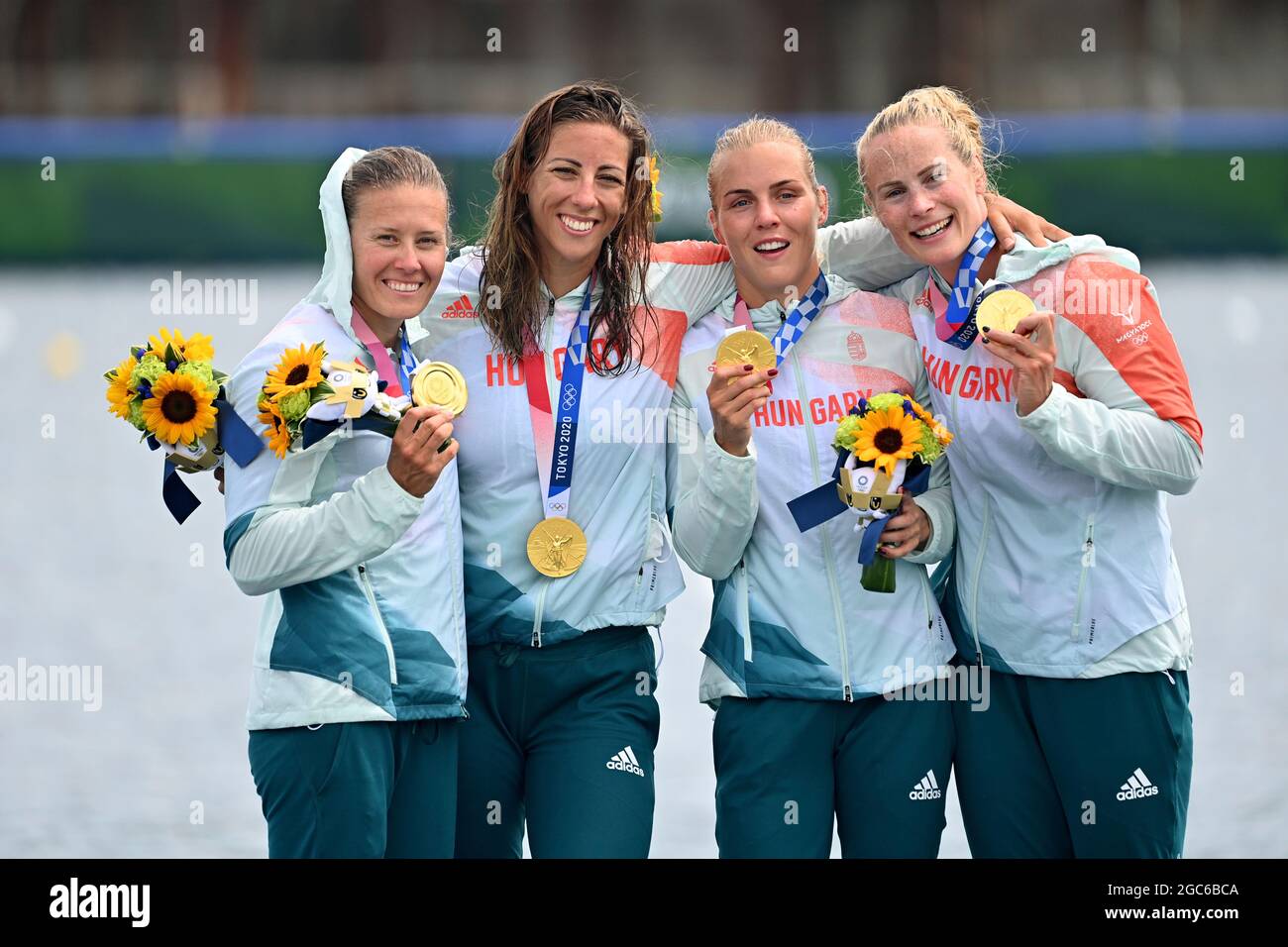 Award ceremony, victory ceremony, Team Hungary (HUN): with BODONYI Dora  (HUN), CSIPES Tamara (HUN), KARASZ Anna (HUN), KOZAK Danuta (HUN)  jubilation, joy, enthusiasm, canoe sprint, canoe sprint, women`s Kayak  Four, 500m. Women's