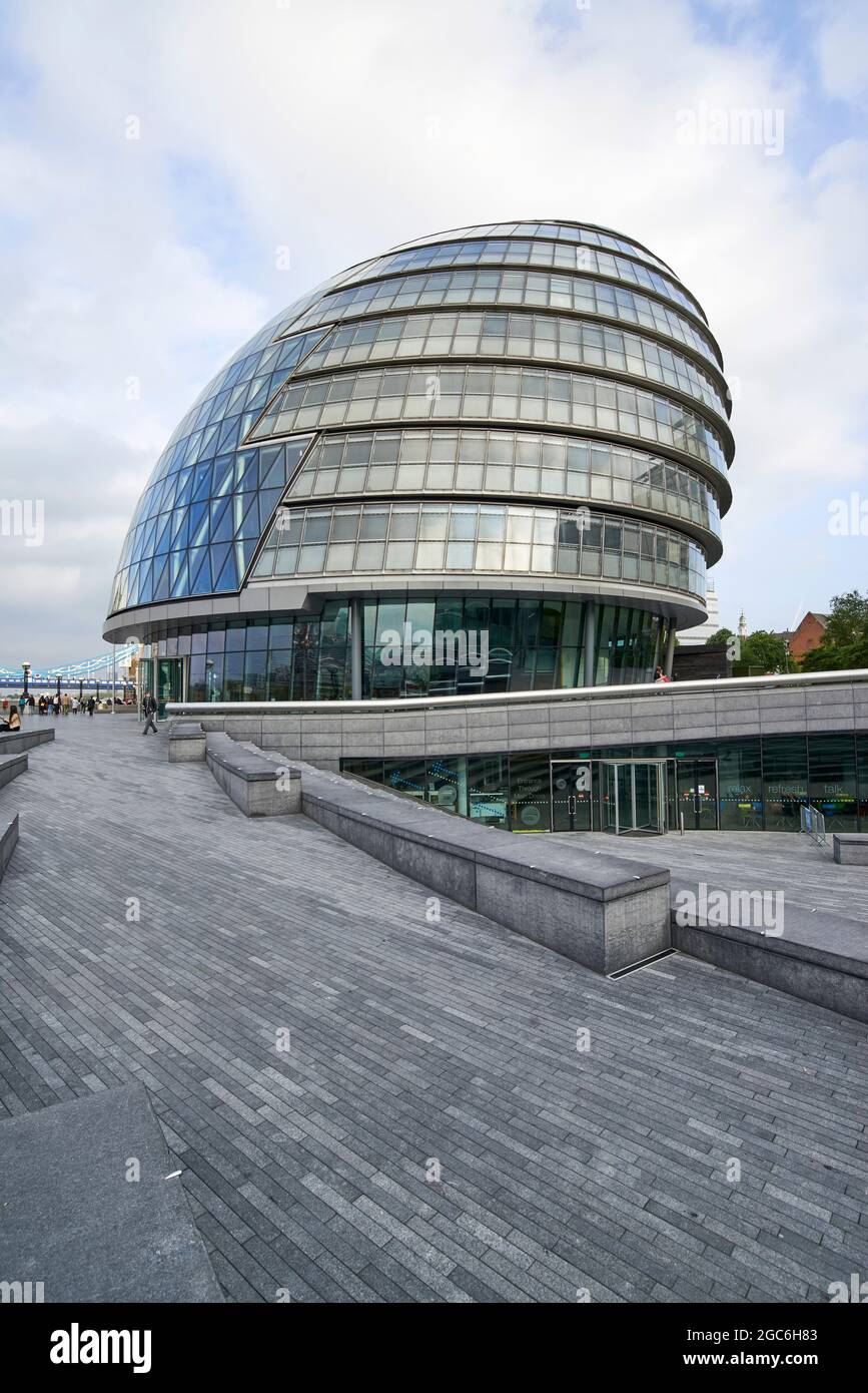 City Hall - the Mayor of London's asymmetric glass office, on the Southbank of the Thames Stock Photo