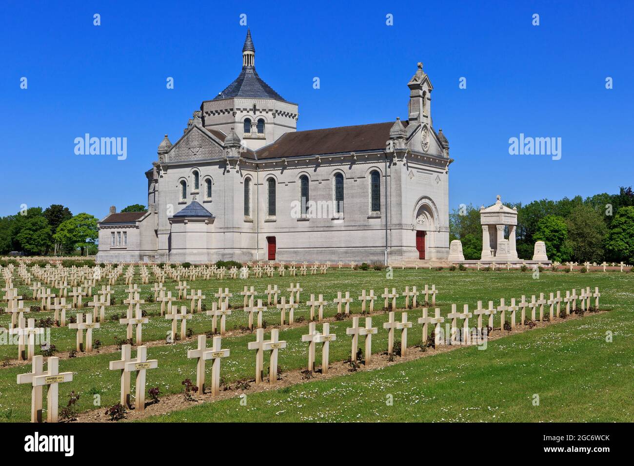 The Notre Dame de Lorette basilica and military cemetery (world's