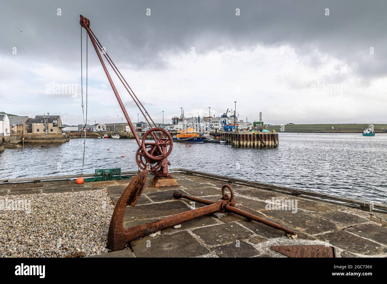 Old and new  harbour quays. Stromness locally is the second-most populous town in Orkney, Scotland. It is in the southwestern part of Mainland Orkney. Stock Photo