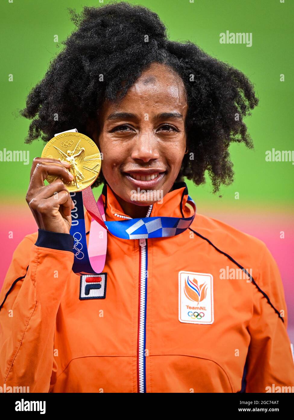 Tokyo, Japan. 07th Aug, 2021. Tokyo, Japan. 07th Aug, 2021. TOKYO, JAPAN - AUGUST 7: Sifan Hassan of the Netherlands poses with her golden medal during the Medal Ceremony of Athletics during the Tokyo 2020 Olympic Games at the Olympic Stadium on August 7, 2021 in Tokyo, Japan (Photo by Andy Astfalck/Orange Pictures) NOCNSF ATLETIEKUNIE Credit: Orange Pics BV/Alamy Live News Credit: Orange Pics BV/Alamy Live News Stock Photo