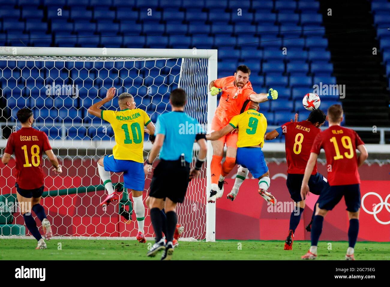 Yokohama Japan 07th Aug 21 Spain S Unai Simon 4l Commits A Penalty Over Brazil S Matheus Cunha 3r During The Men S Soccer Match Between Brazil And Spain During The Olympic Games At Yokohama Japan 07th Aug 21 Spain S Unai Simon 4l Commits A Penalty Over Brazil S Matheus Cunha 3r During The Men S Soccer Match Between Brazil And Spain During The Olympic Games At