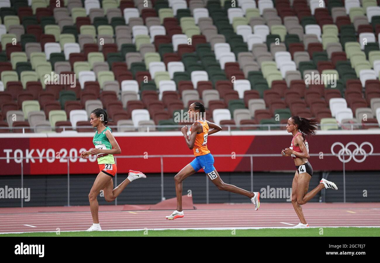Tokyo, Japan. 7th Aug, 2021. Letesenbet Gidey (L) of Ethiopia and Sifan