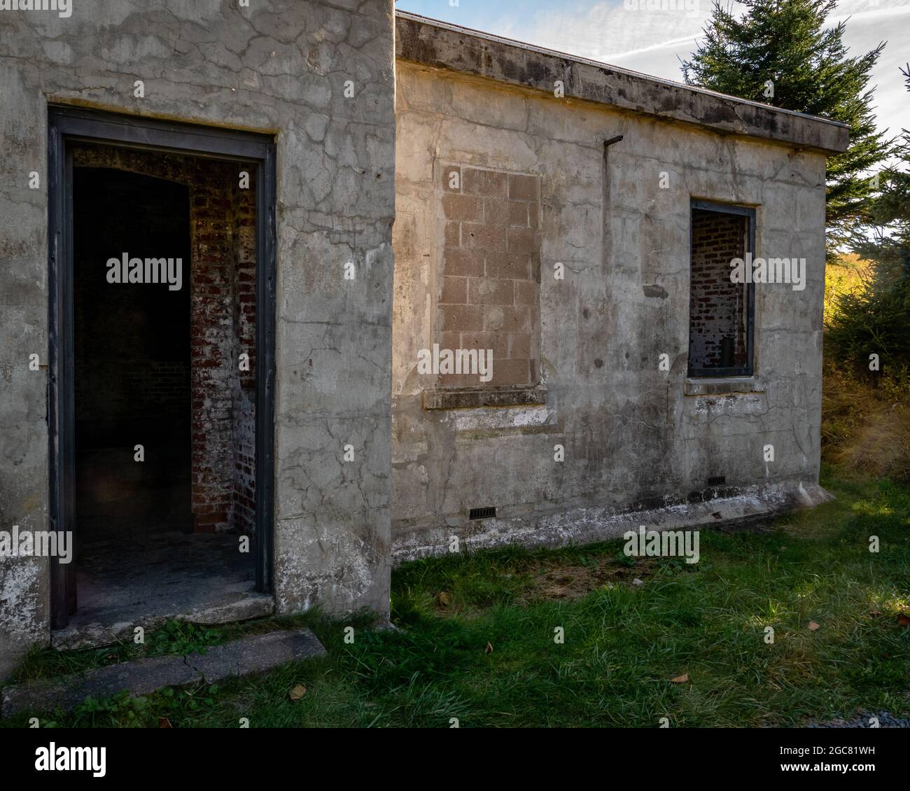 abandoned building in fort mcnabs on mcnabds island Stock Photo