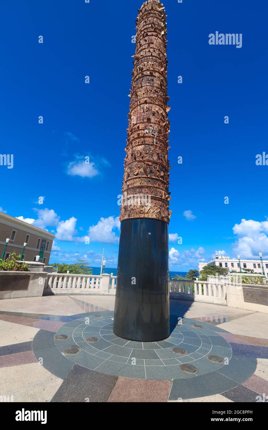 Totem, Plaza V Centenario (Plaza of the Fifth Centenary), Old San Juan