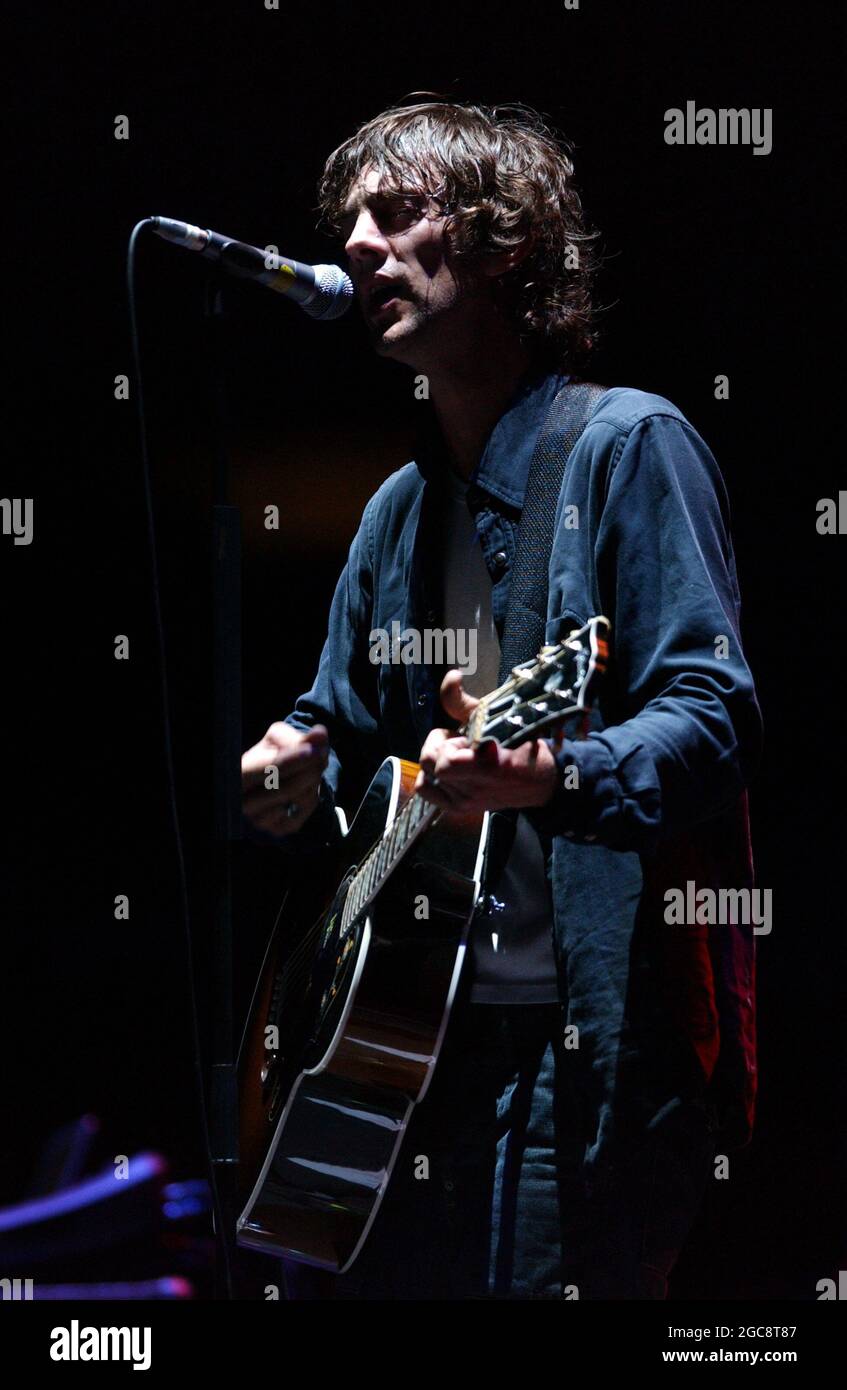 Richard ashcroft with his wife hi-res stock photography and images - Alamy