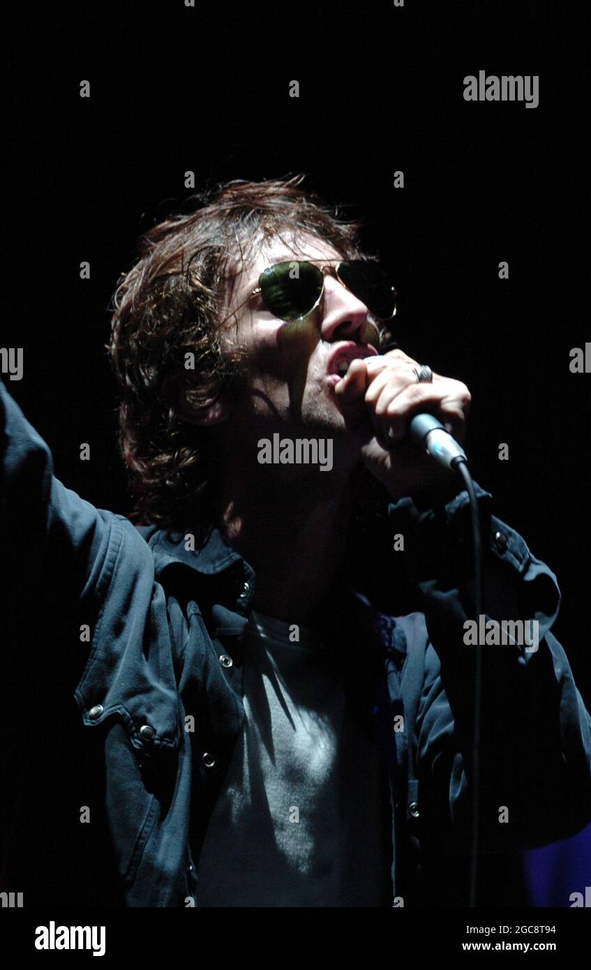 Richard ashcroft wife hi-res stock photography and images - Alamy