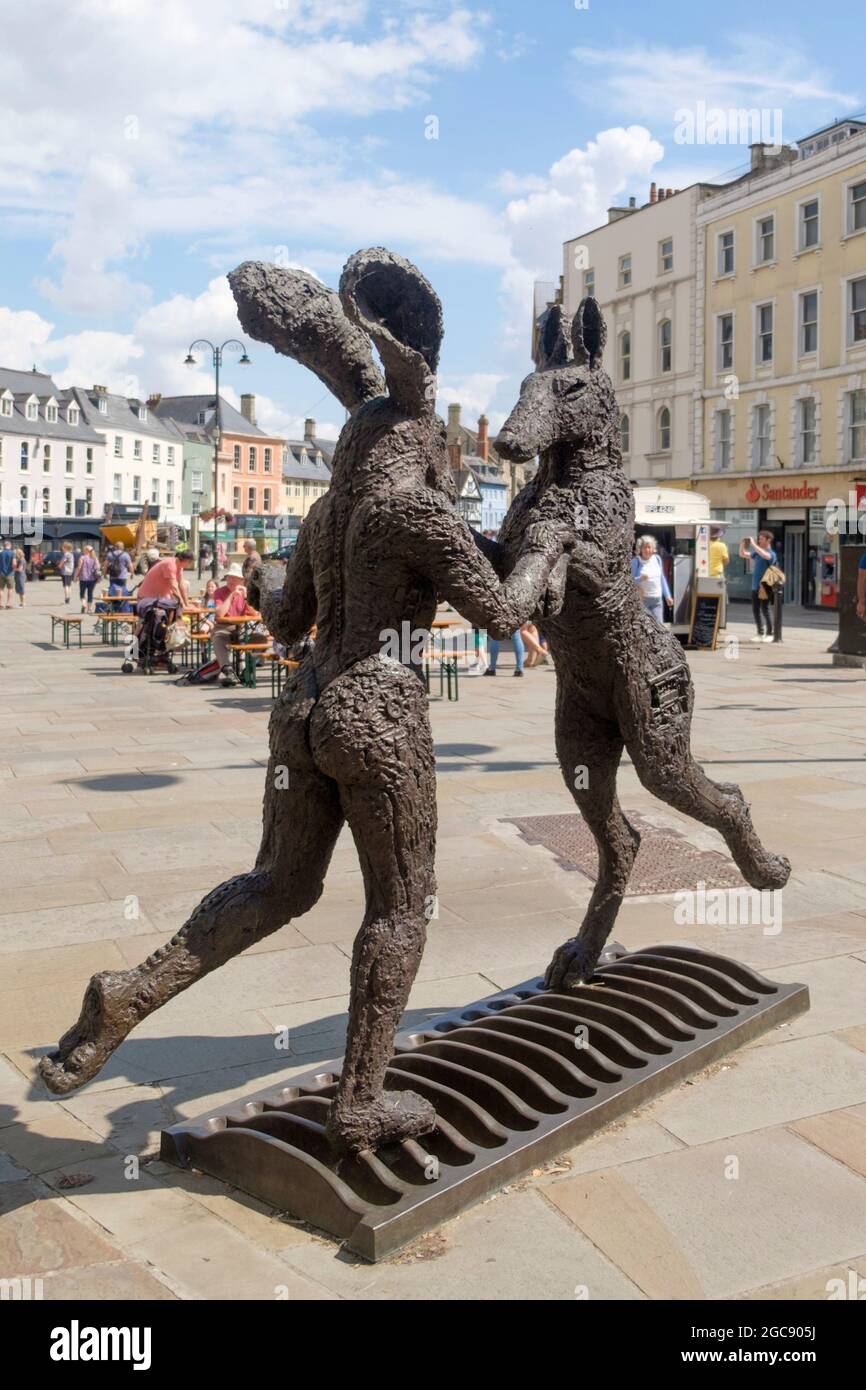 Around Cirencester, a traditional Gloucester market town in the Cotswolds. Hare and Hind sculpture by Sophie Ryder. Stock Photo