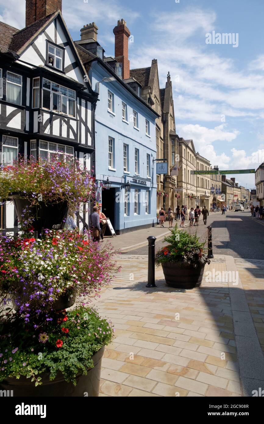Around Cirencester, a traditional Gloucester market town in the Cotswolds. The Fleece Inn Stock Photo