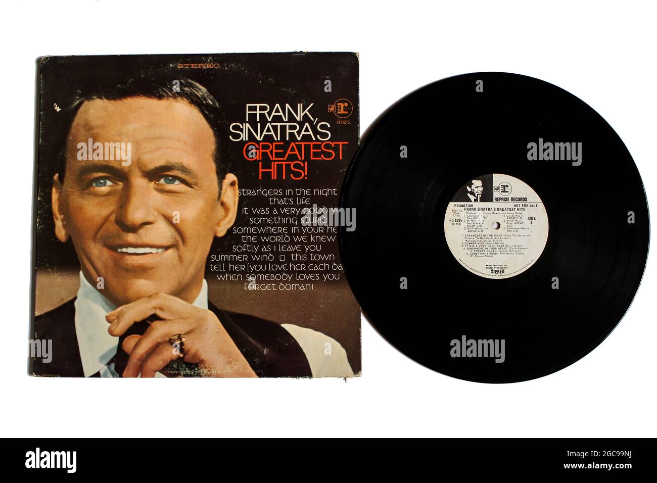 Jazz and easy listening musician, Frank Sinatra music album on vinyl record LP disc. Titled: Frank Sinatra's Greatest Hits album cover Stock Photo