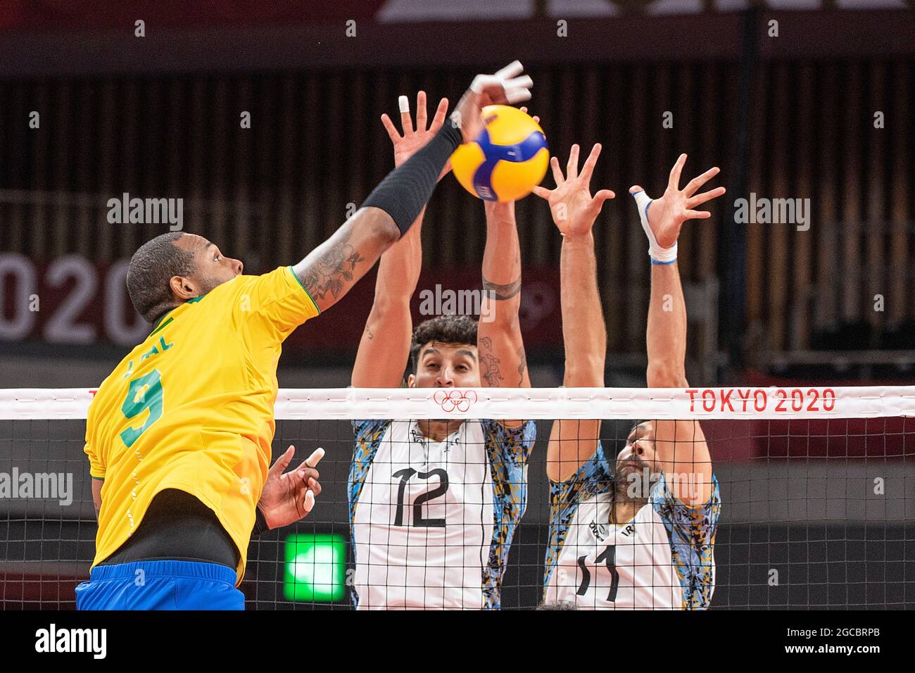 Tokyo, Japan. 07th Aug, 2021. Sebastian SOLE (ARG, r.) And Bruno LIMA (ARG) try to block the attack by Yoandy LEAL HIDALGO (BRA); Action, game scene; Olympic Summer Games 2020, from 23.07. - 08.08.2021 in Tokyo/Japan. Credit: dpa/Alamy Live News Stock Photo