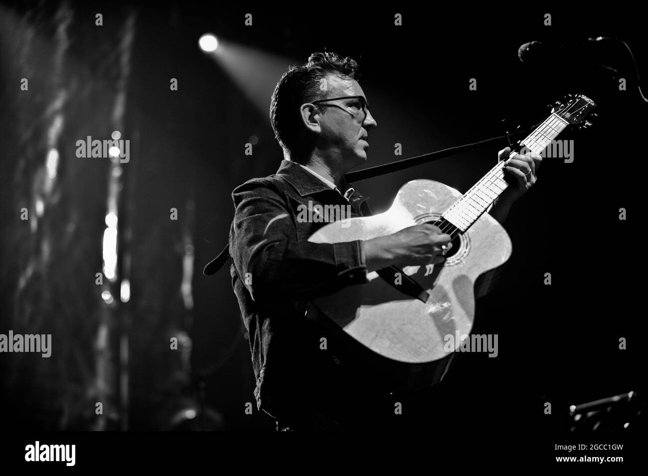 Richard Hawley Performing live at Sheffield Arena , Sheffield Stock Photo