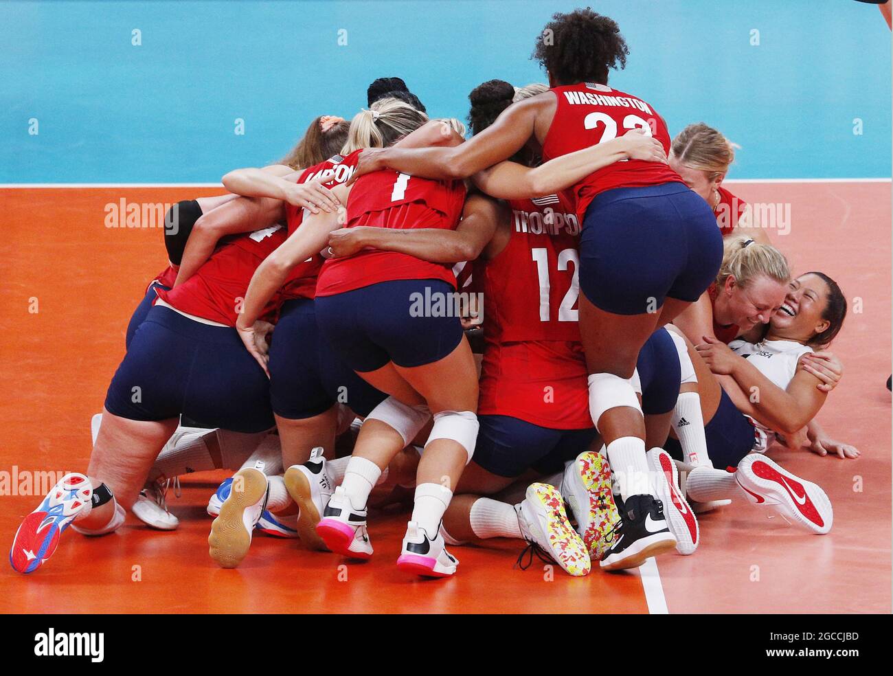Tokyo, Japan. 08th Aug, 2021. The USA team celebrates after defeating Brazil in straight sets, 25-21, 25-20 and 25-14 to win the gold medal in Women's Volleyball at the Tokyo Summer Olympics in Tokyo, Japan, on Sunday, August 8, 2021. Photo by Bob Strong/UPI. Credit: UPI/Alamy Live News Stock Photo