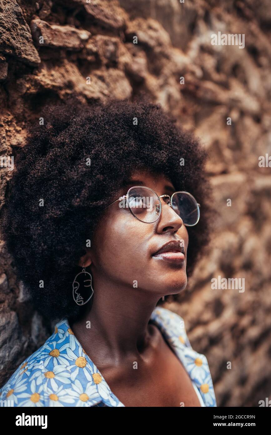 Afro woman hi-res stock photography and images - Alamy