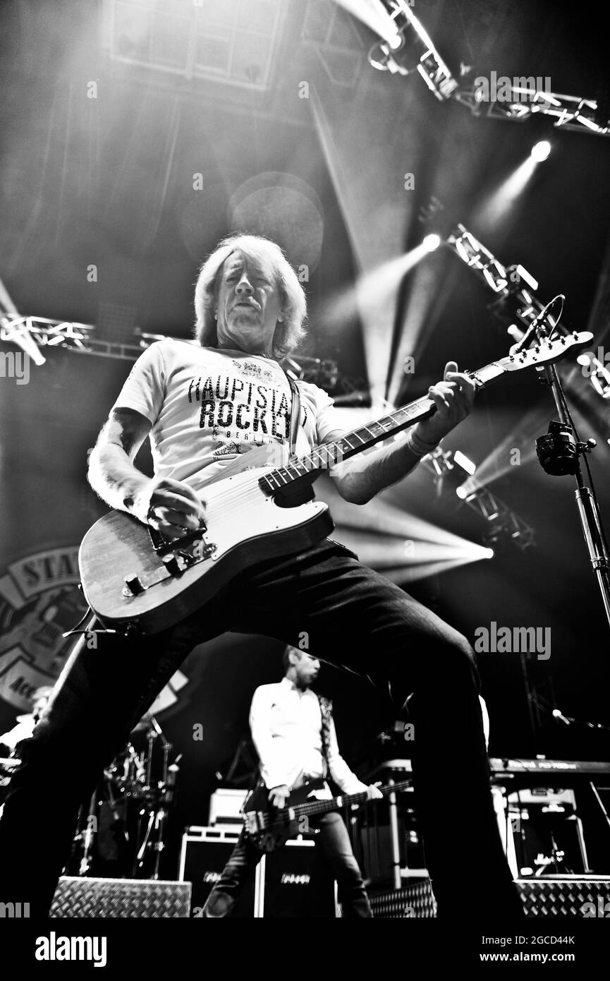 Status Quo Performing at Clumber Park Festival Stock Photo Alamy