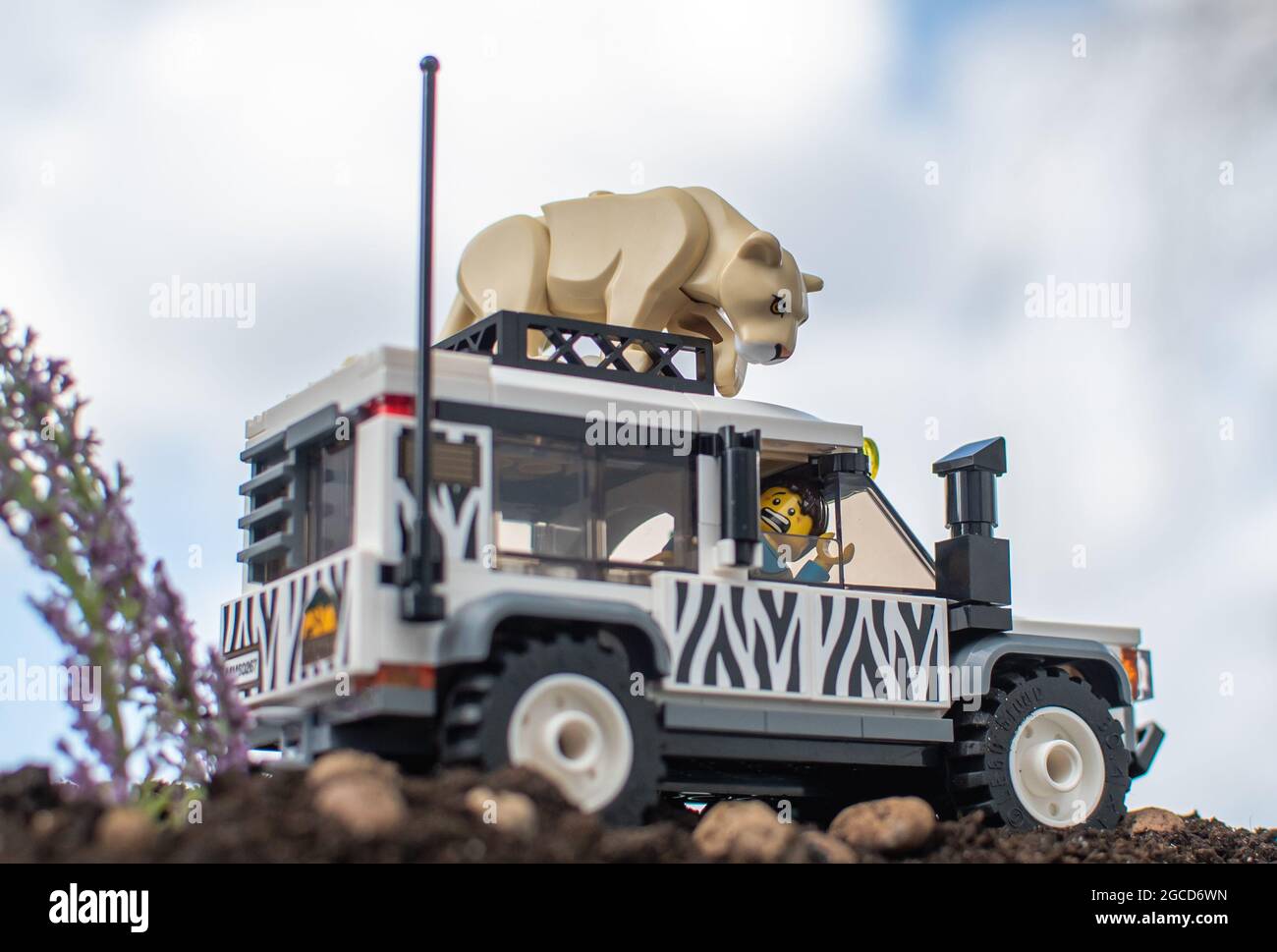 Lego city safari online jeep