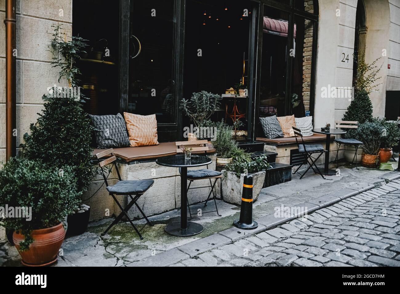 Istanbul Restaurant Metropolis High Resolution Stock Photography And Images Alamy