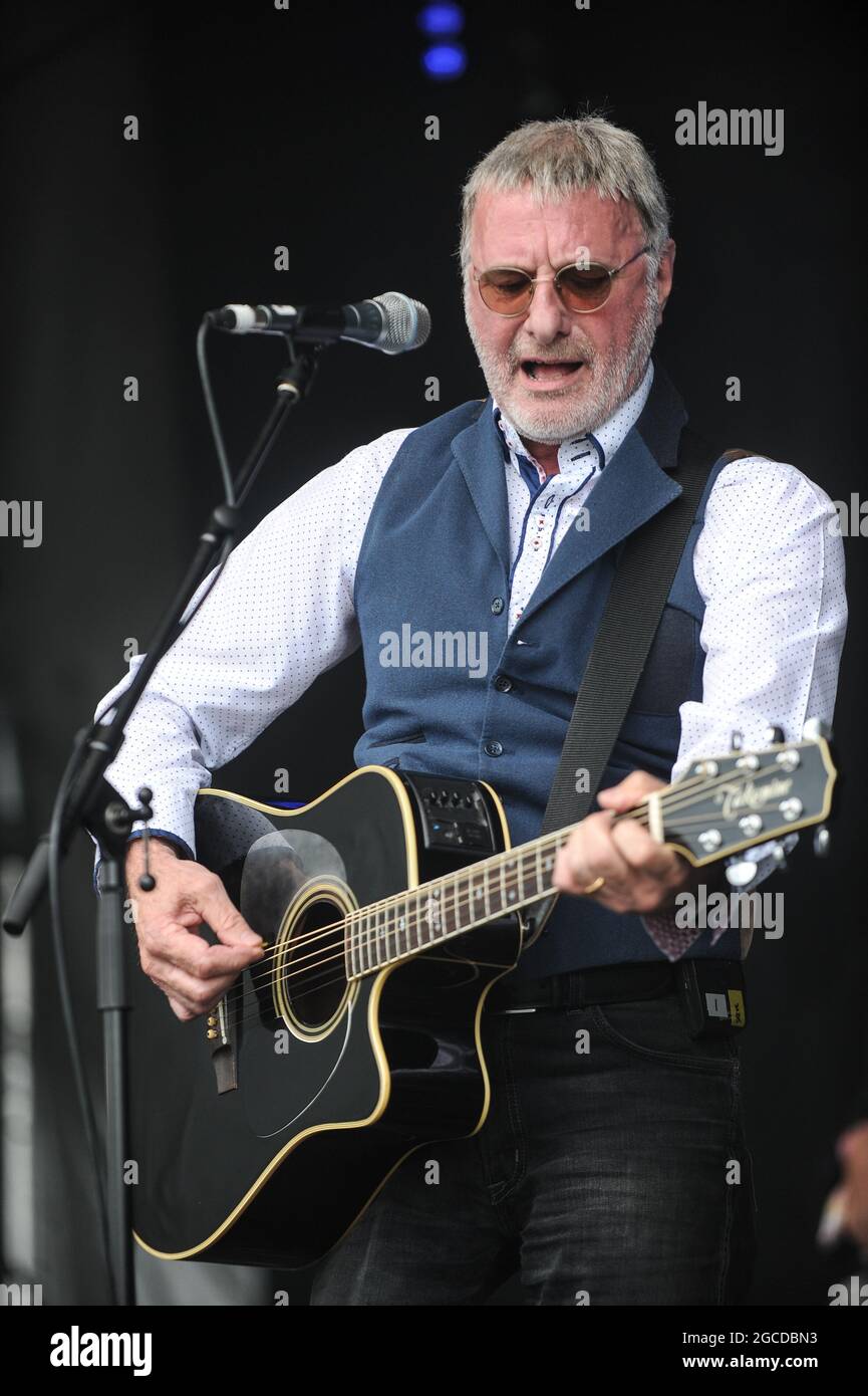 Steve Harley And The Cockney Rebel Performing At Lets Rock Leeds 80s steve-harley-and-the-cockney-rebel-performing-at-lets-rock-leeds-80s