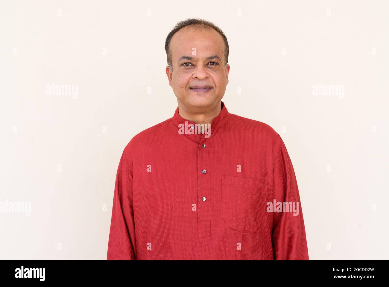 Portrait of Indian man wearing traditional clothes Stock Photo - Alamy
