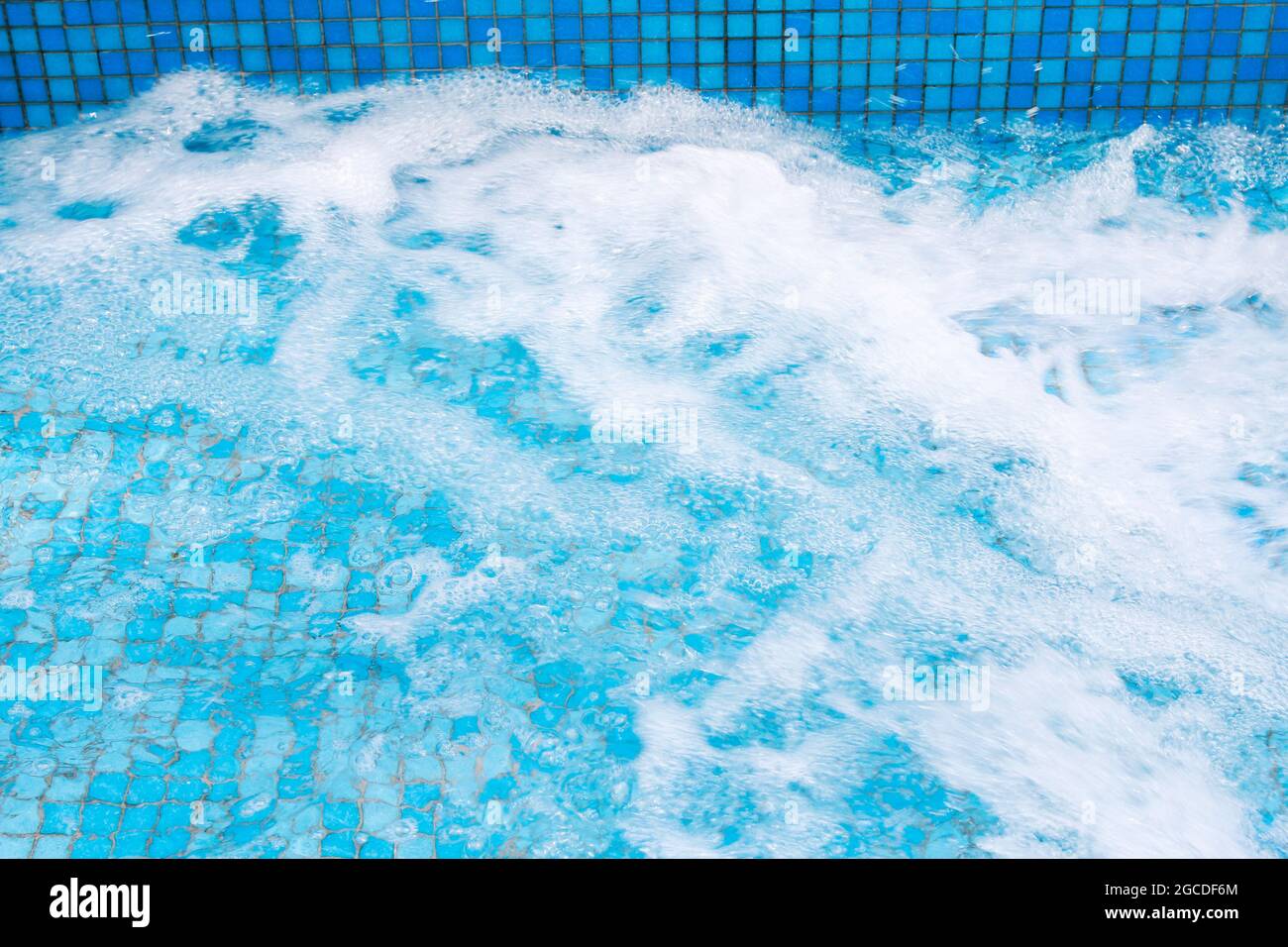 Small waterfall wallpaper hi-res stock photography and images - Alamy