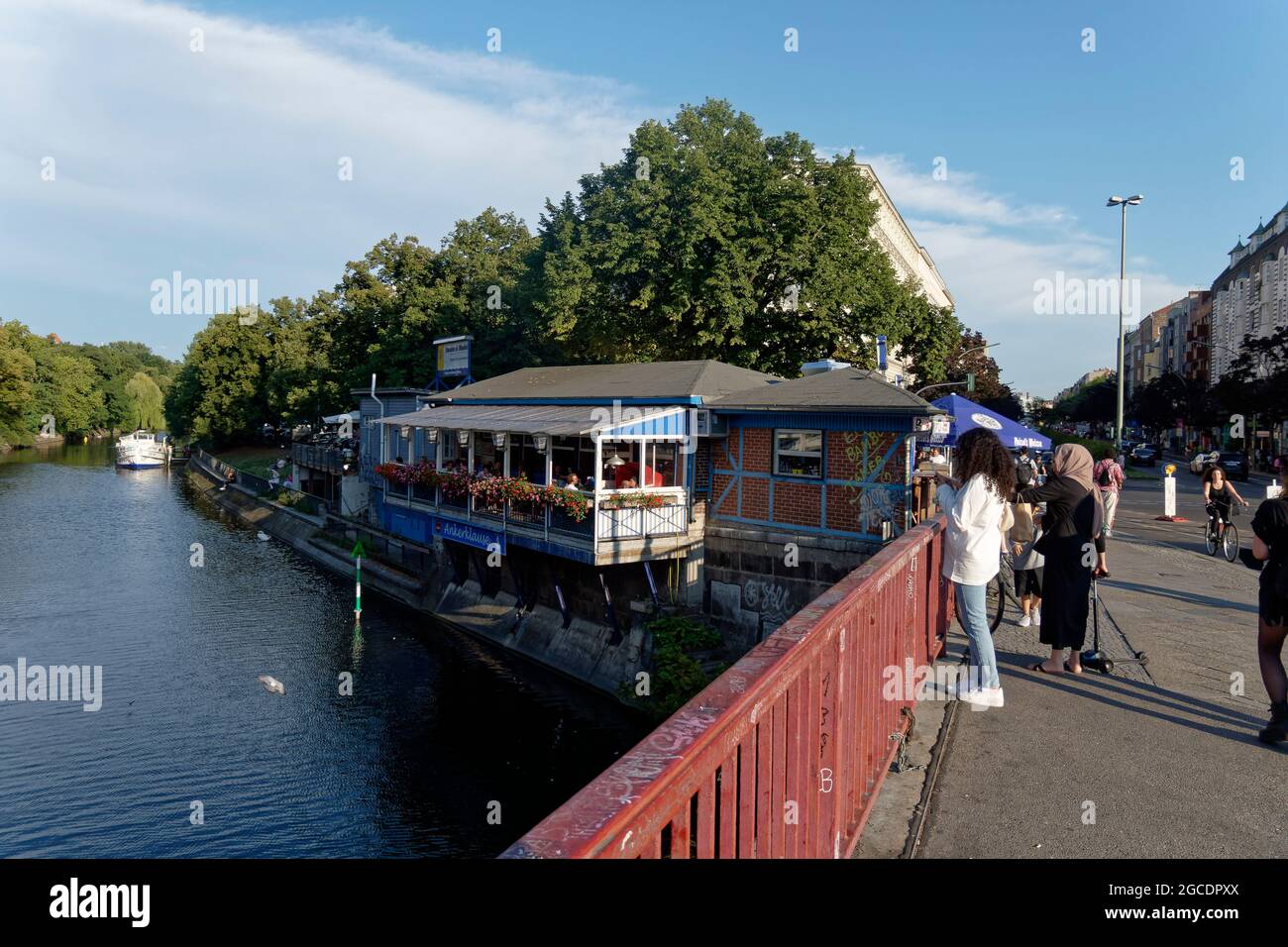 Ankerklause am Landwehrkanal im Sommer 2021 , Wintergarten, Berlin-Neukoelln, Stock Photo