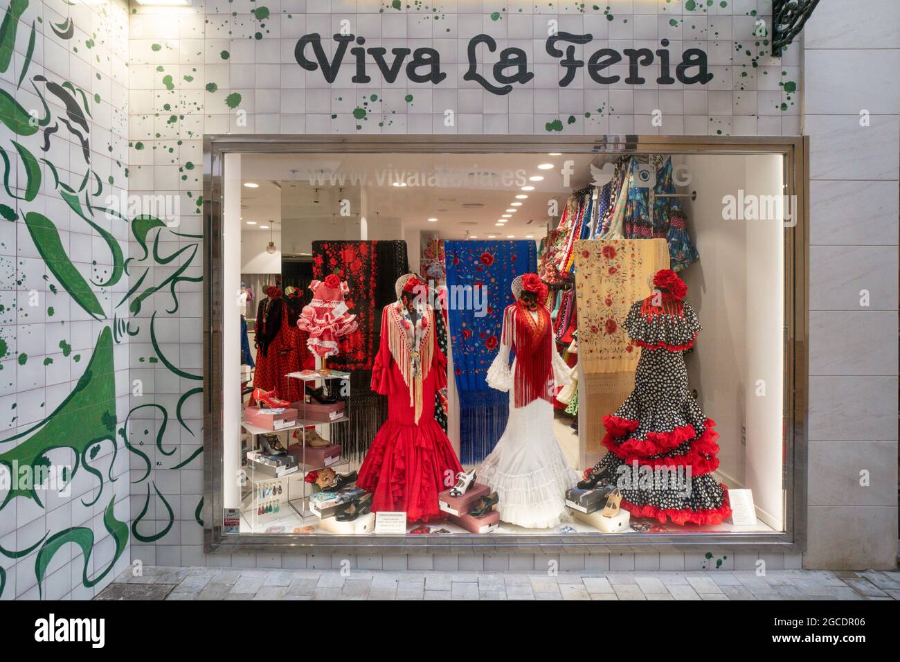 Typisch andalusisches Kleider,  Flamenco Store ,Souvenirs. Viva la Feria, Malaga, Andalucía, Spanien, Europa Malaga, Costa del Sol, Provinz Malaga, An Stock Photo