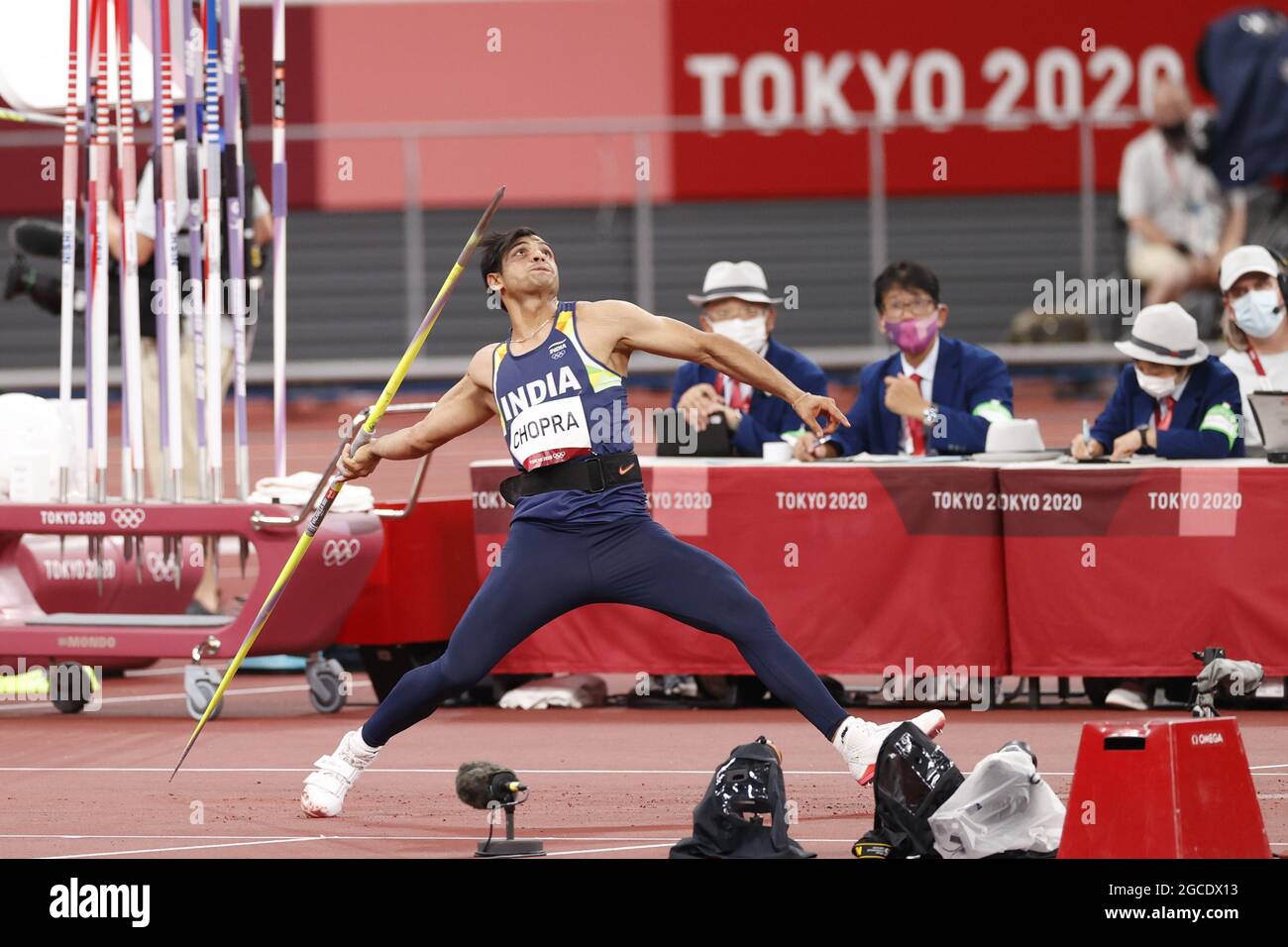 Olympic javelin final hires stock photography and images Alamy
