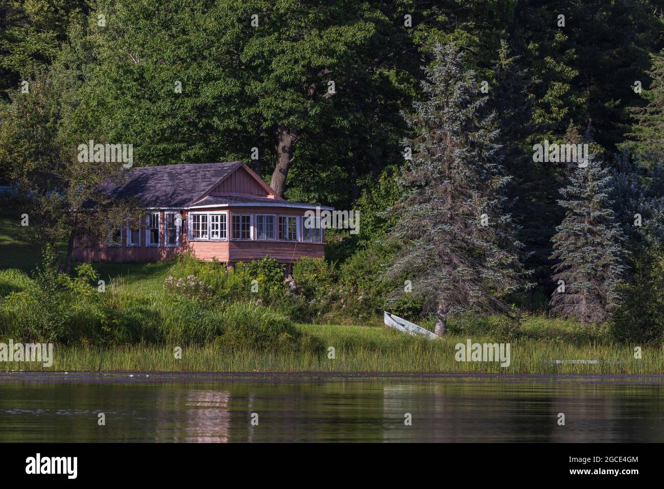 Northwoods cabin located on Barber Lake in northern Wisconsin. Stock Photo