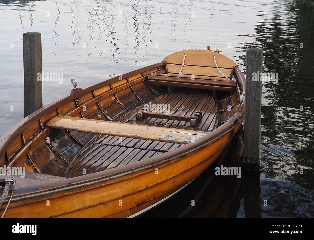 Rowing boats boat hi-res stock photography and images - Alamy
