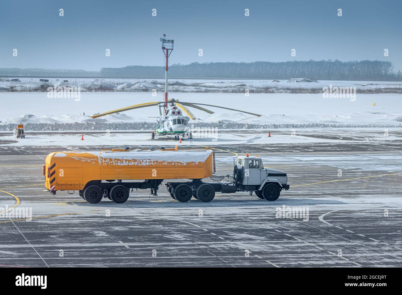 Army tanker truck hi-res stock photography and images - Alamy