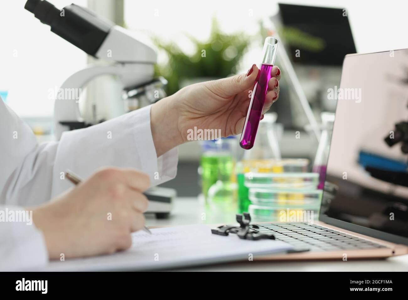 Laboratory notebook chemistry hires stock photography and images Alamy