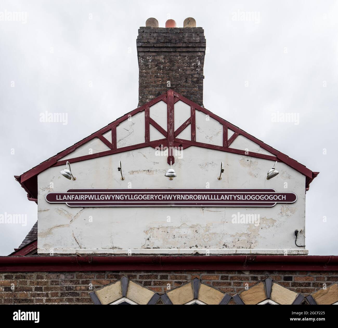 LLanfairpwllgwyngyll or Llanfair­pwllgwyngyll­gogery­chwyrn­drobwll