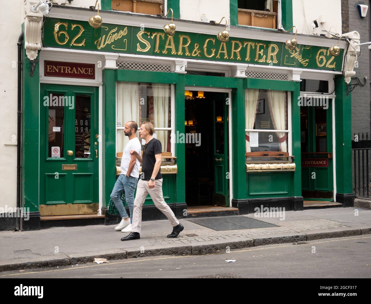 London Soho Pub, Star & Garter, Star and Garter Stock Photo Alamy