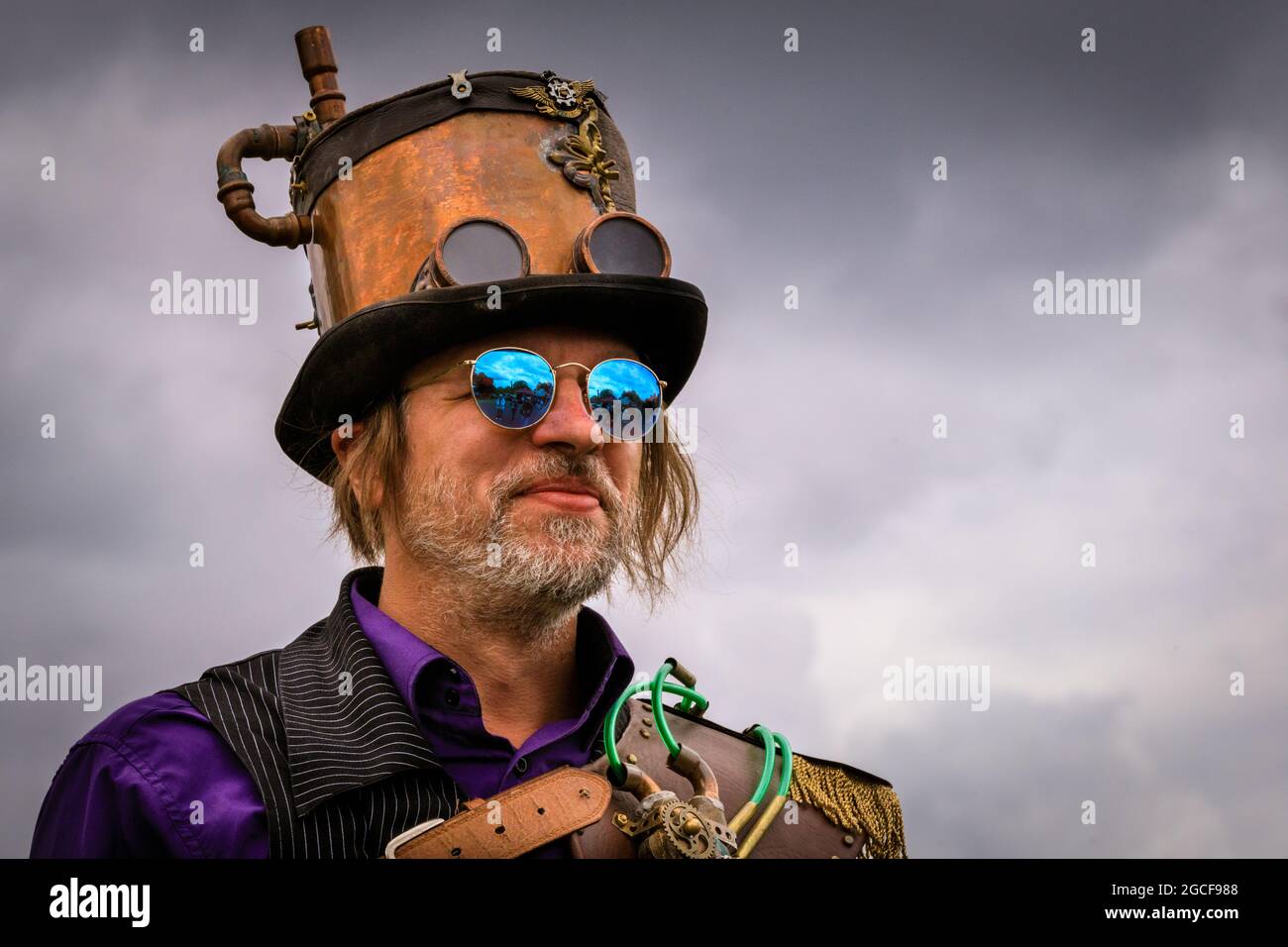 Henrichenburg Waltrop Germany 8th Aug 2021 Full Steam Ahead A Steampunk Performer From Cherrystone In His Creative Outfit Steampunk Fans And Visitors Many In Full Retro Futuristic Outfits Come Together For The Sencond