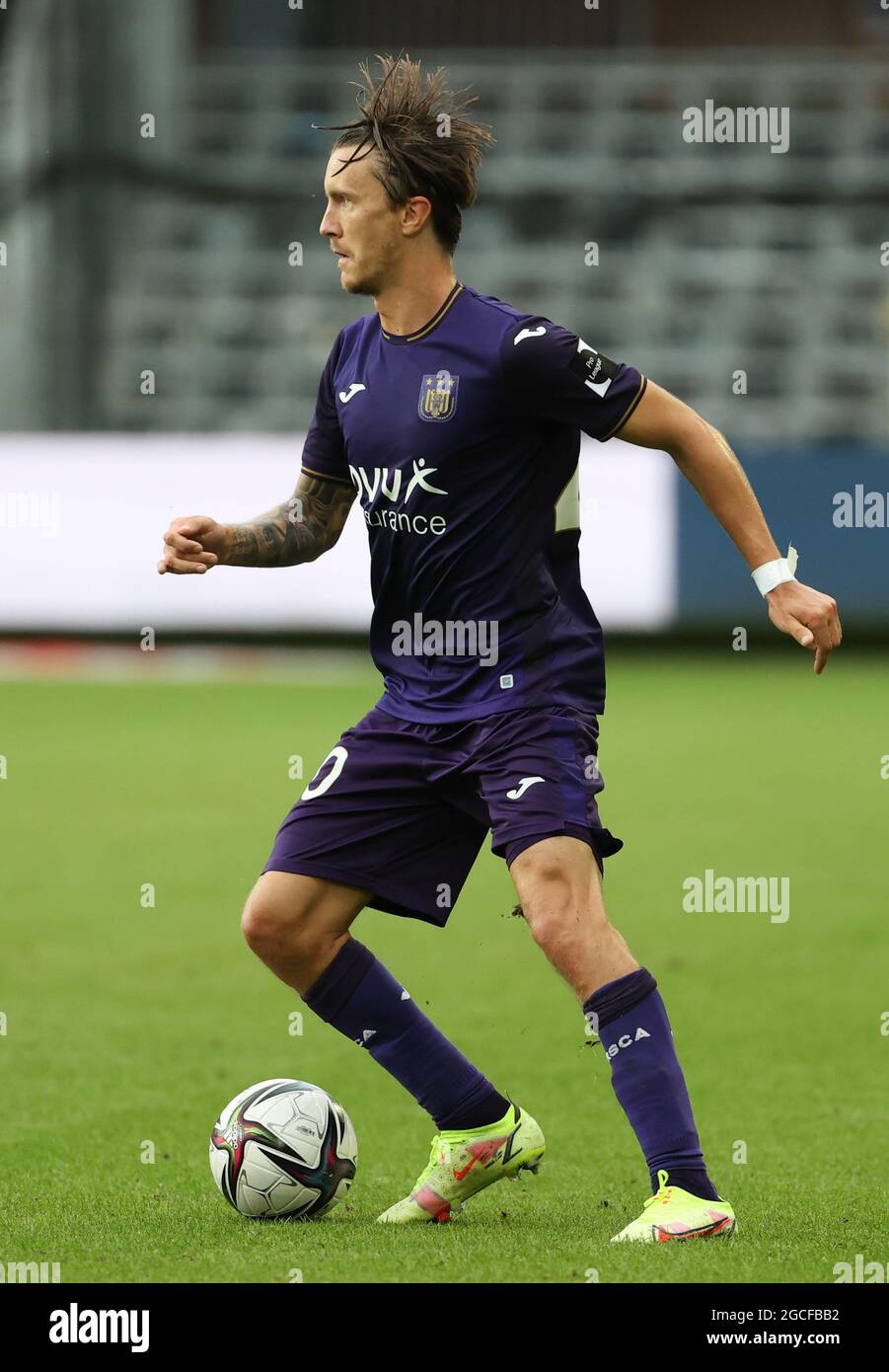 Anderlecht's Kristoffer Olsson and Club's Noa Lang fight for the ball  during a soccer match between RSC Anderlecht and Club Brugge KV, Sunday 03  Octob Stock Photo - Alamy