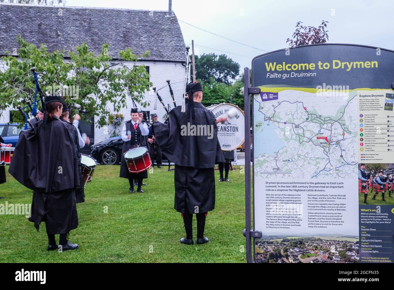 Bagpipe band hires stock photography and images Alamy