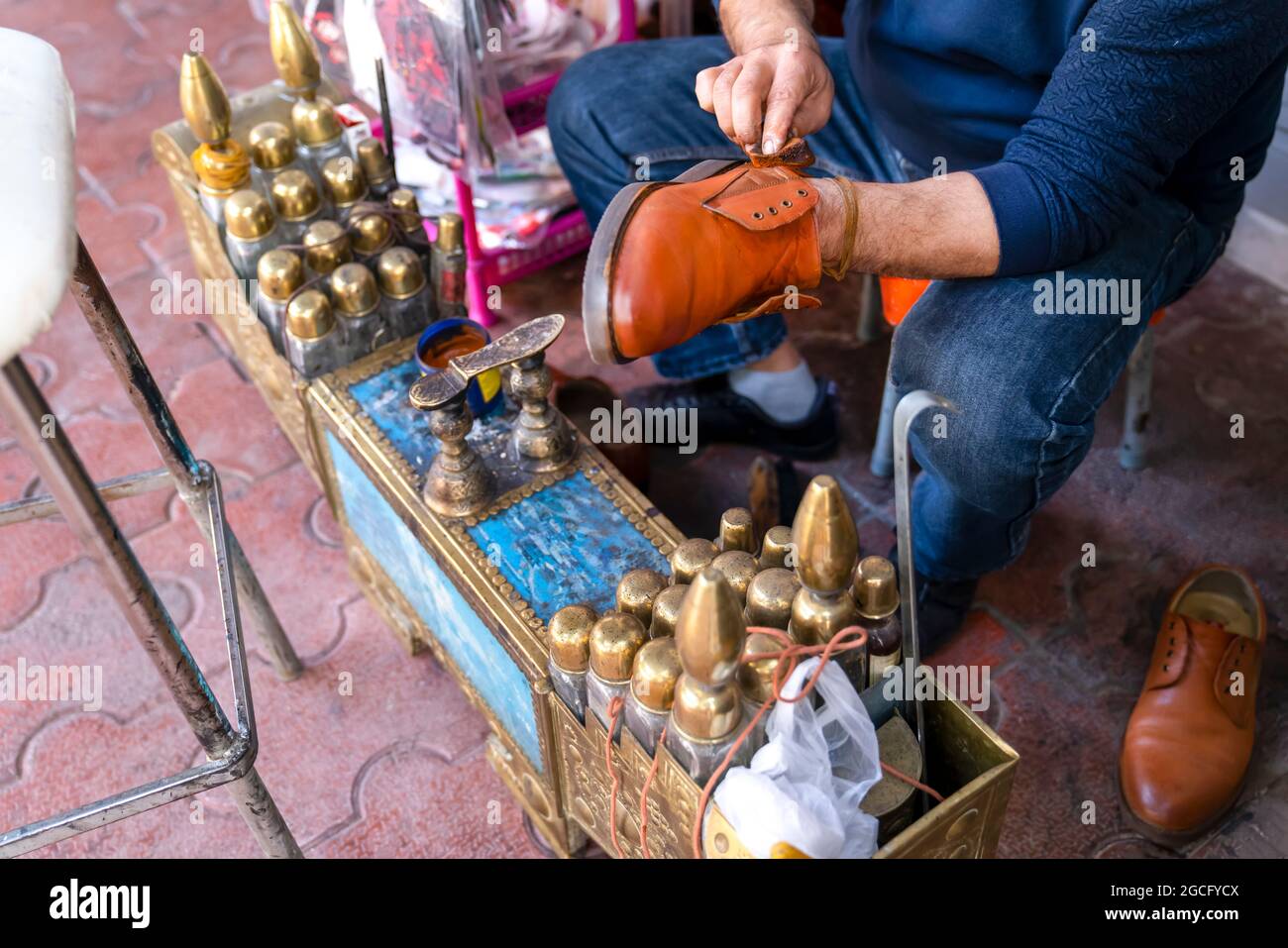 Professional shoe shiner sale