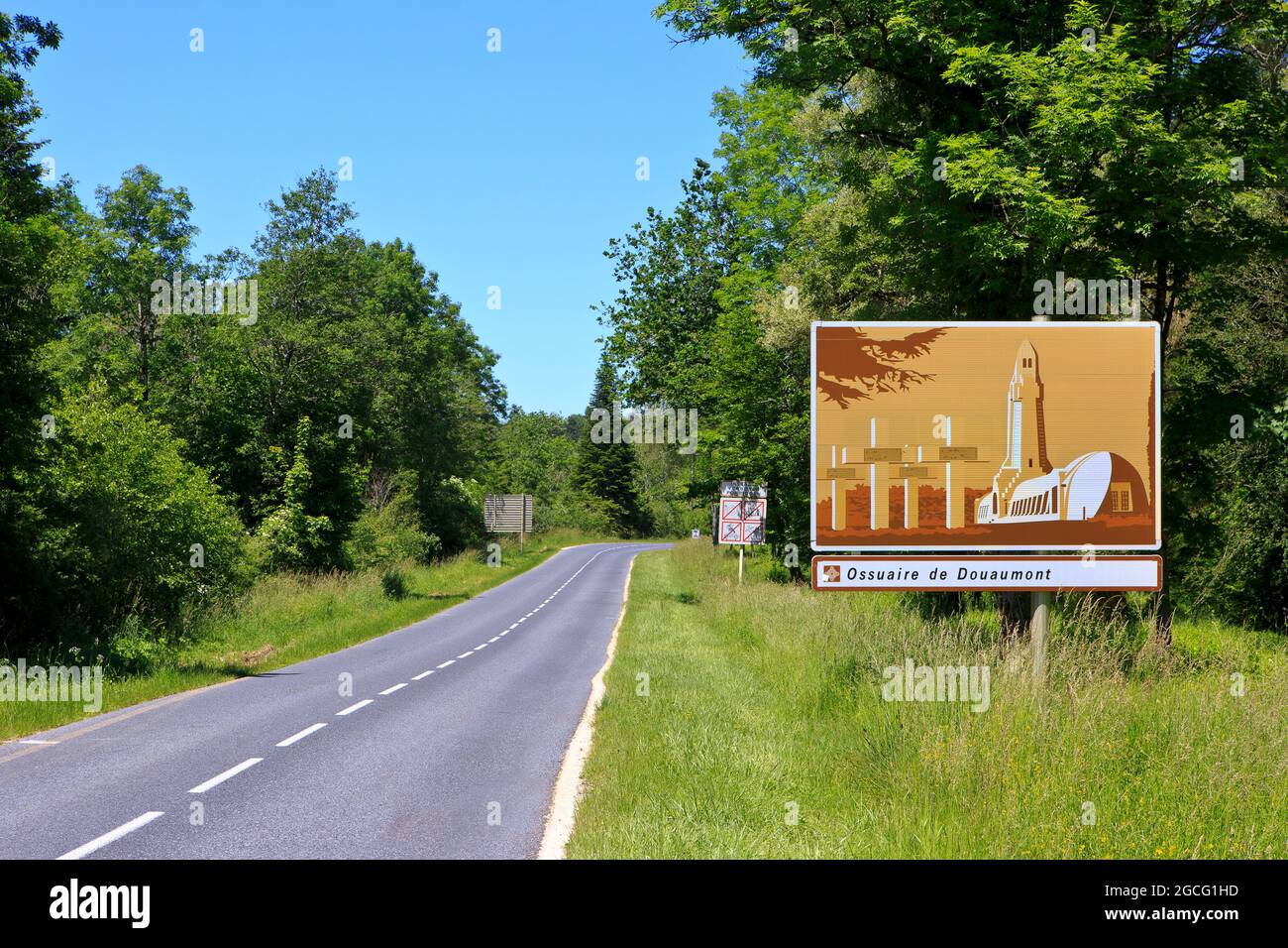 Road sign showing the way to the First World War Douaumont Ossuary in Douaumont-Vaux (Meuse), France Stock Photo