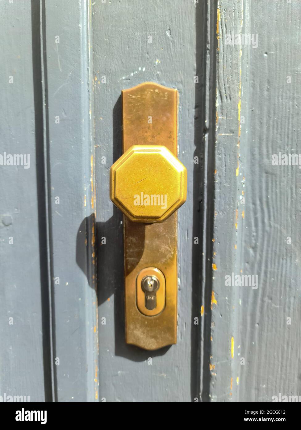 Close up of a metal lock at a closed Door Stock Photo - Alamy