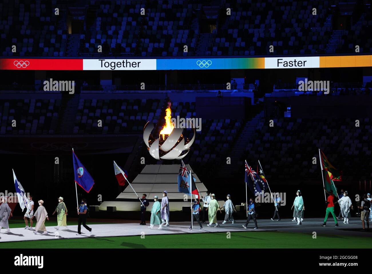 Flag bearers, AUGUST 8, 2021 : Tokyo 2020 Olympic Games Closing ...