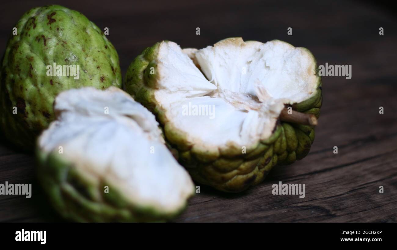Atis fruit hi-res stock photography and images - Alamy