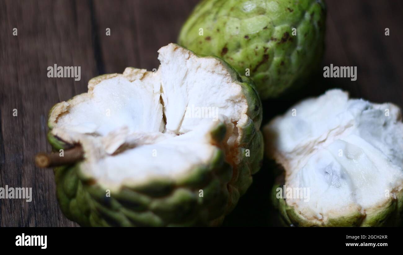 Atis fruit hi-res stock photography and images - Alamy