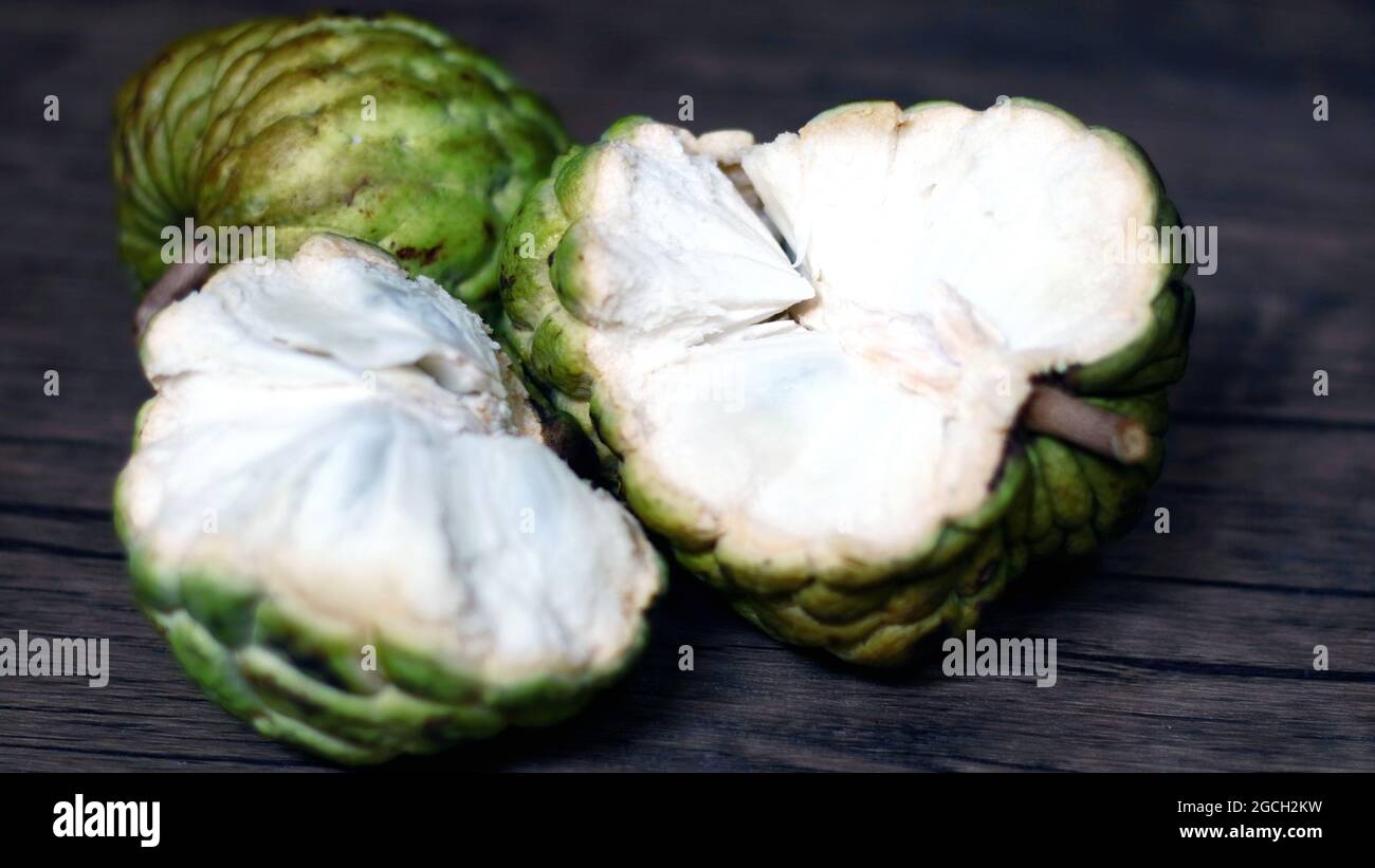 Atis fruit hi-res stock photography and images - Alamy