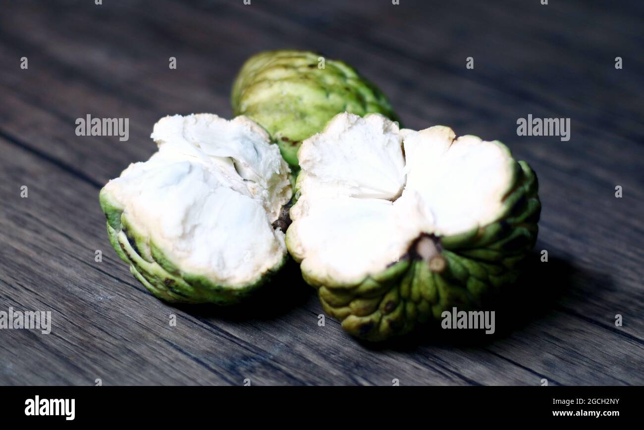 Atis fruit hi-res stock photography and images - Alamy