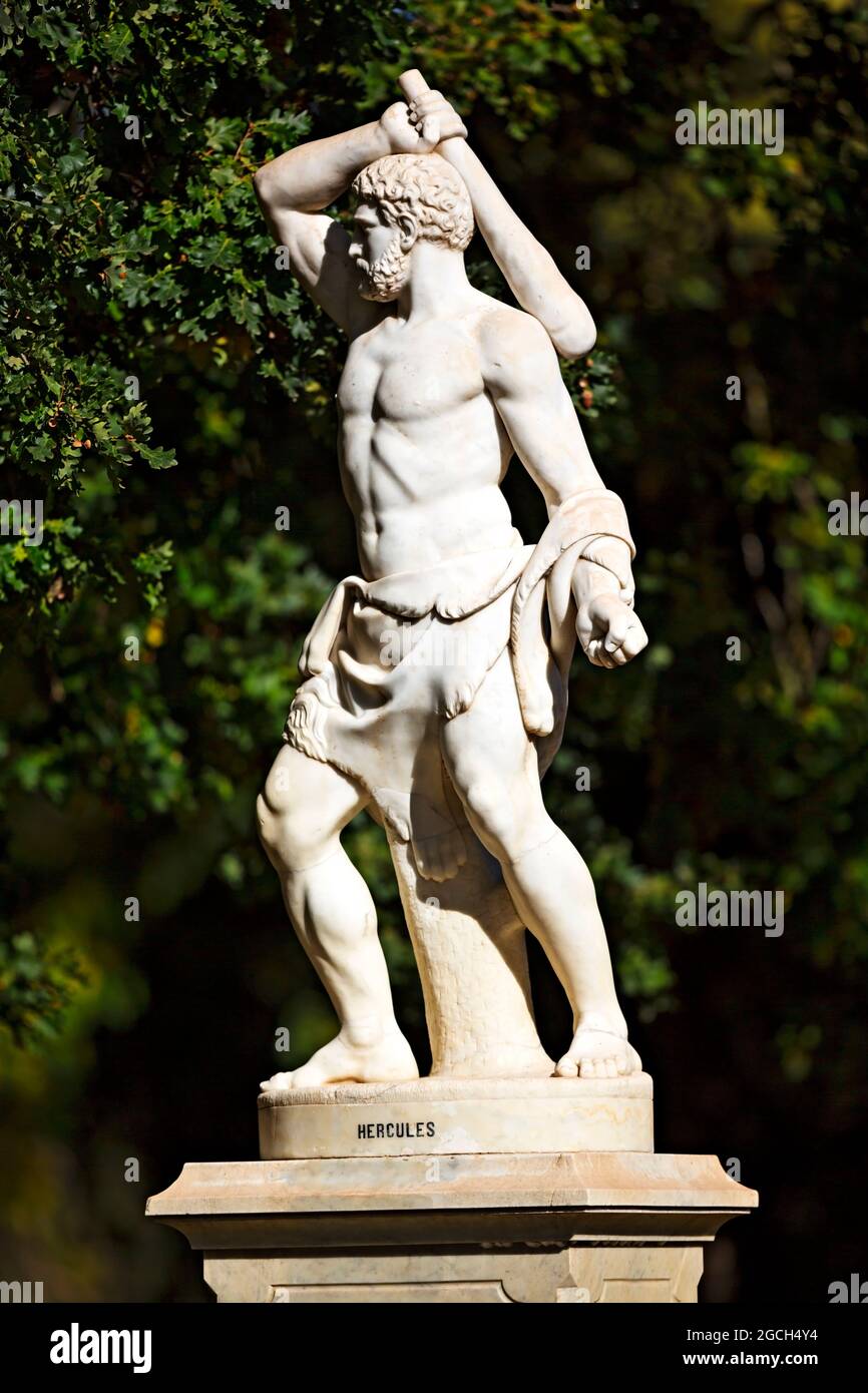 Ballarat Australia / Thomas Stoddart marble statues in the Ballarat