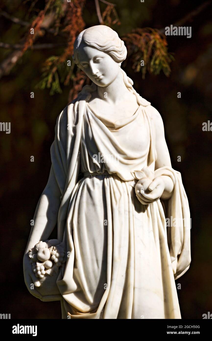 Ballarat Australia / Thomas Stoddart marble statues in the Ballarat